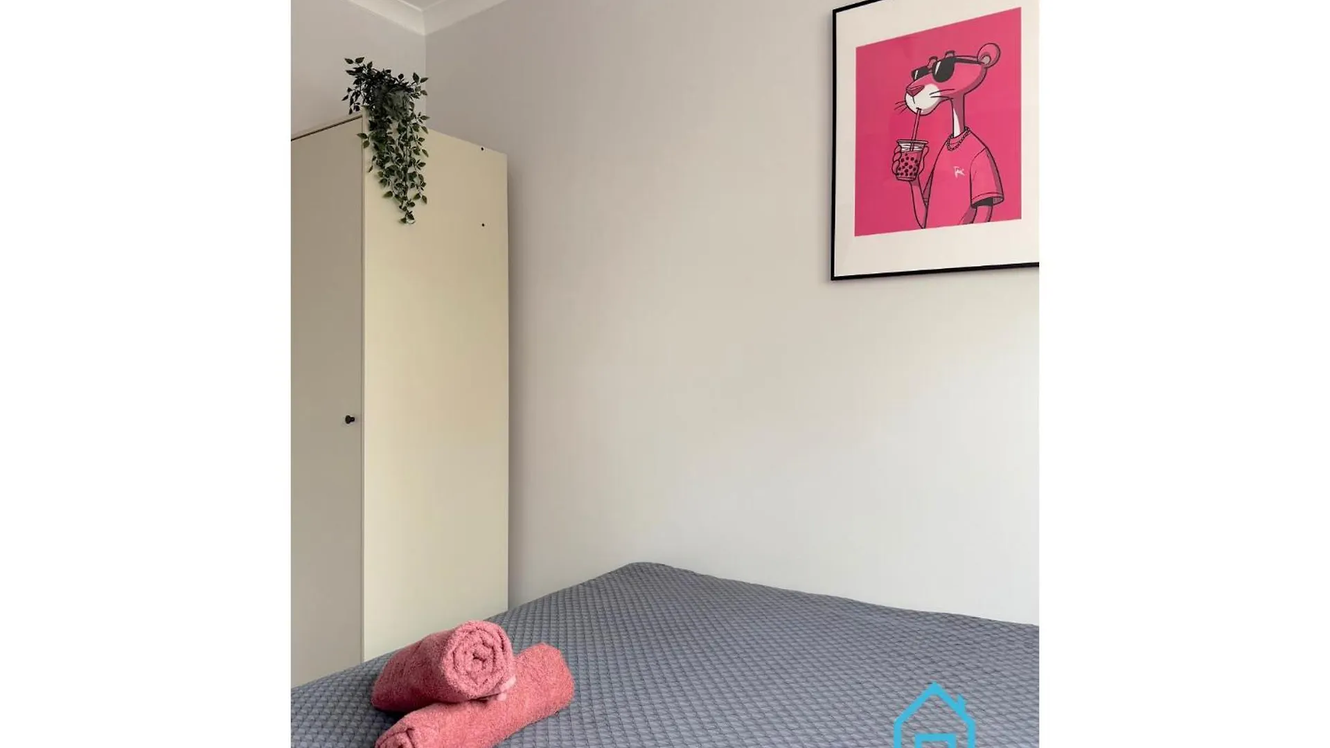 Pink Panther Room 10 Min To Old Town Gdansk,Pkp & Shopping Mall Privatunterkunft